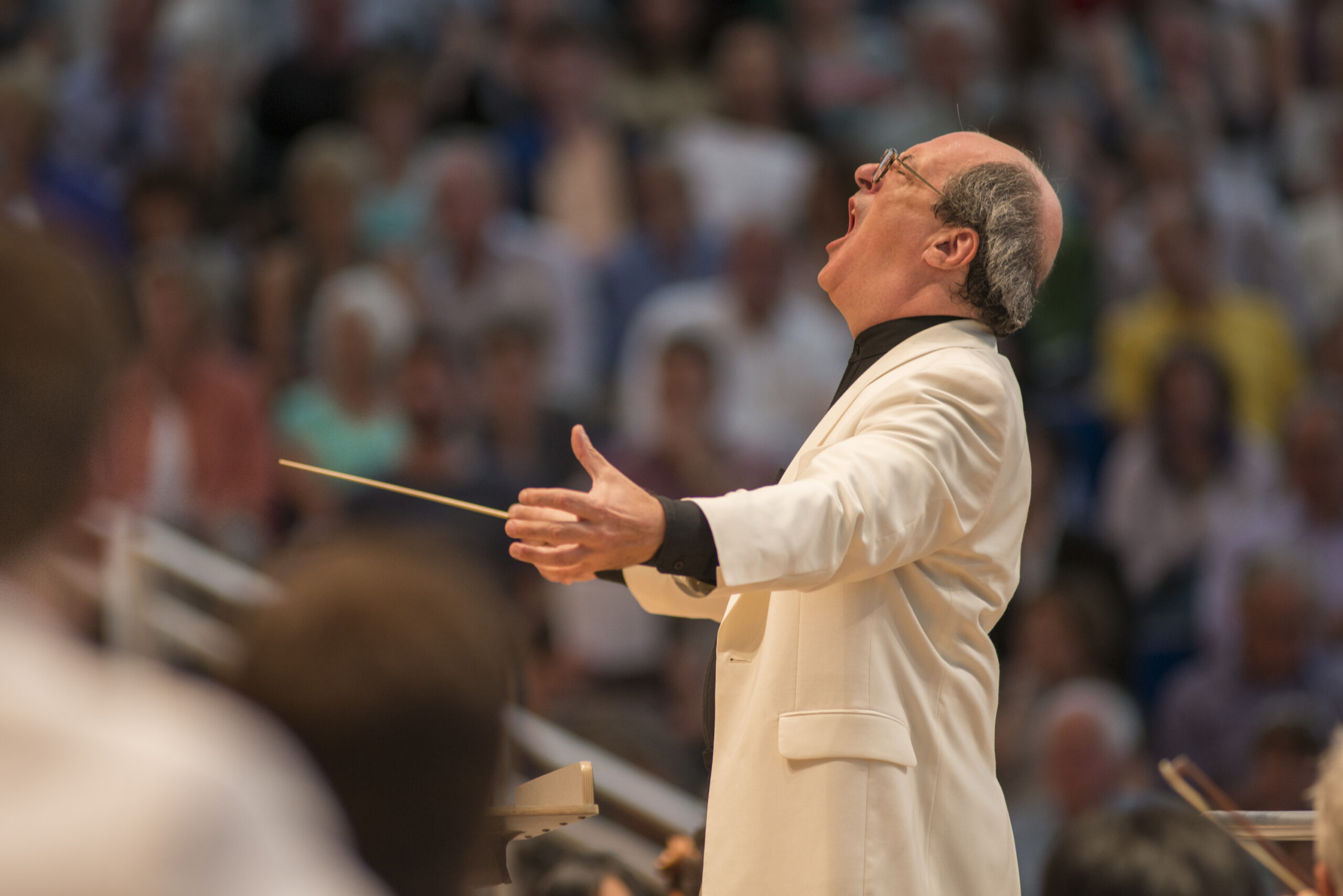 Robert Spano conducts in the Benedict Music Tent